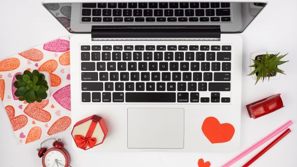 Especial San Valentín: 7 razones para enamorarse de un puesto Tech